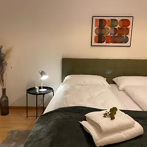Comfort 1 And 2bdr Close To Airport Apartment