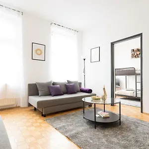 Lovely Two Level For Families Wien